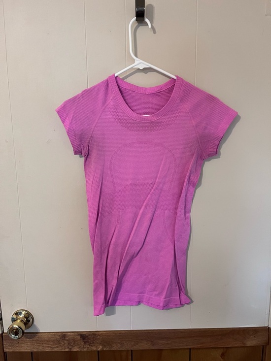 lululemon athletica Tops - lululemon athletica Bright Pink Short Sleeve Seamless Tee